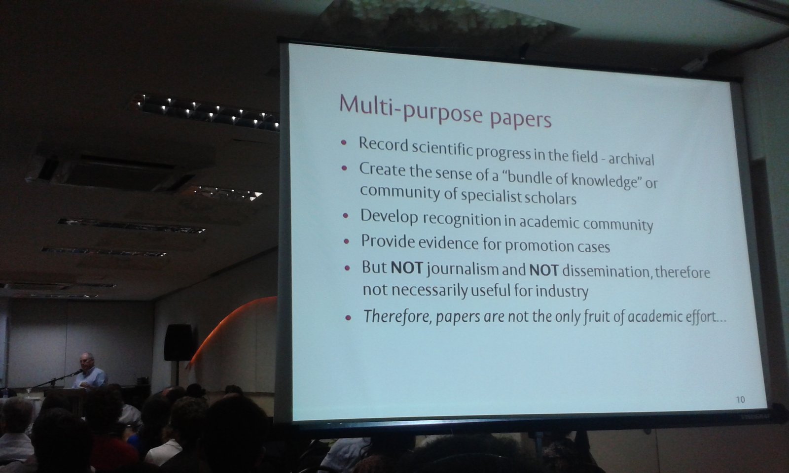 Imagens da apresentação do prof. Hughes durante o ENTAC 2014